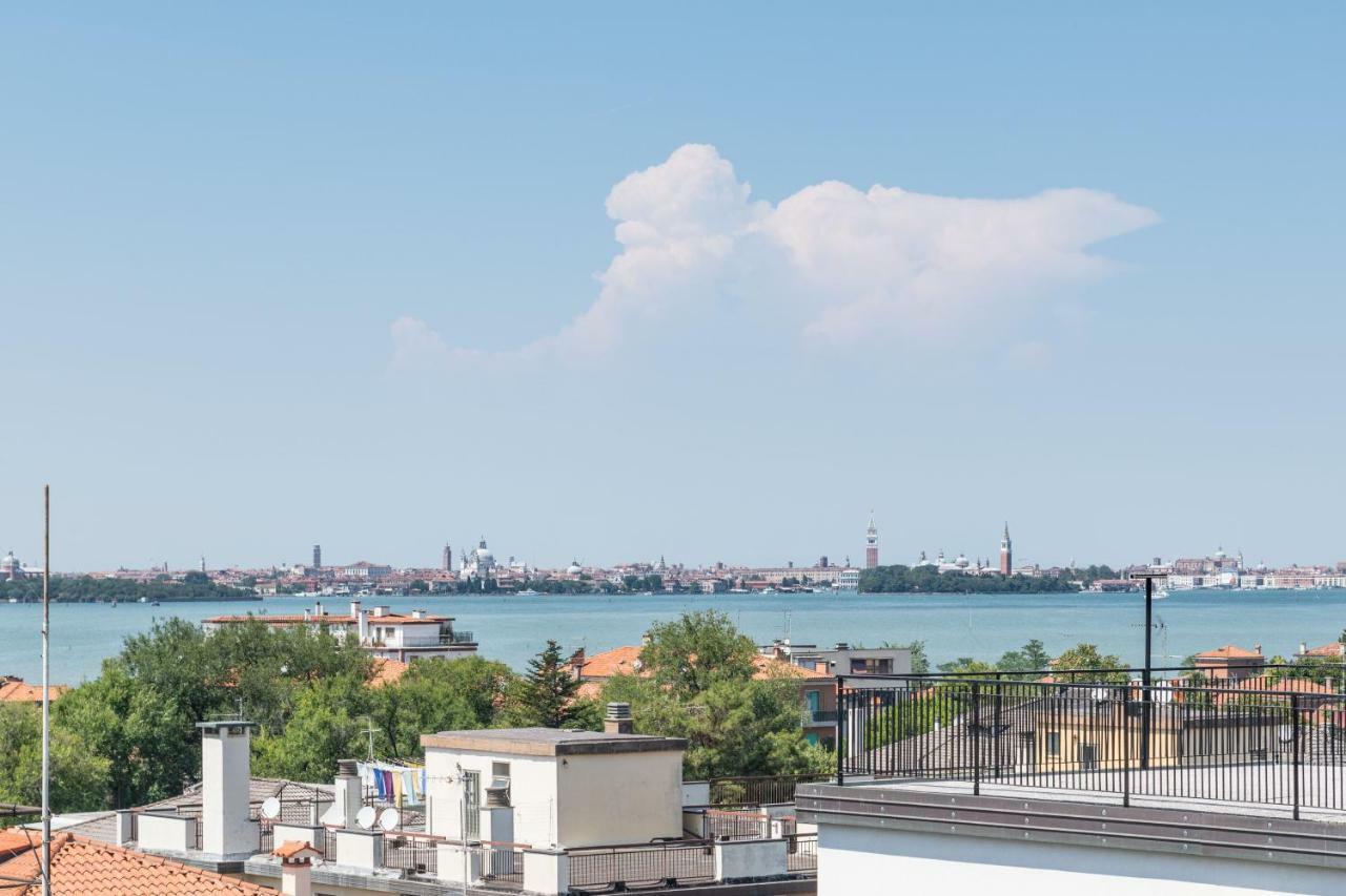 Отель Sea Tower Torre Telemetrica Венеция-Лидо Экстерьер фото